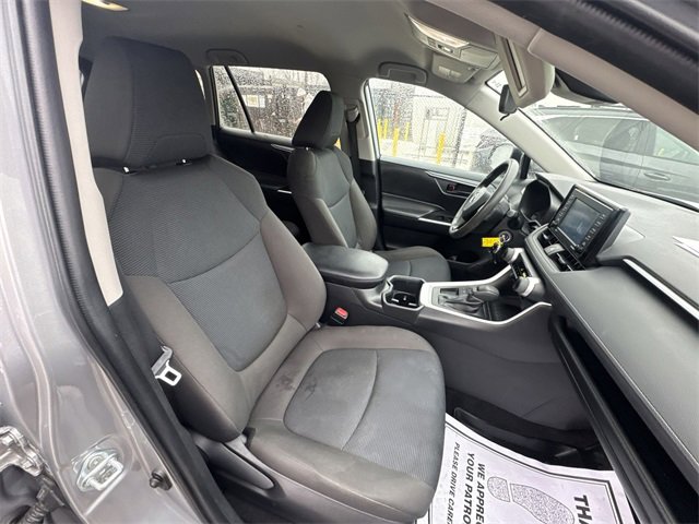 Used 2022 Toyota RAV4 LE image 23