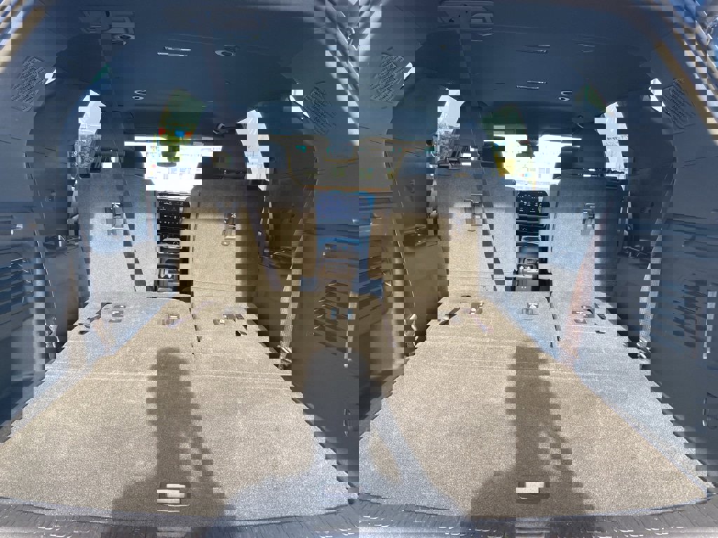 Used 2025 Chevrolet Traverse LT image 17