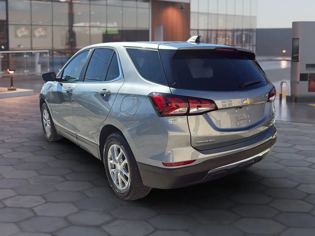 Used 2023 Chevrolet Equinox LT image 5