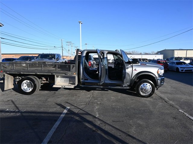 Used 2022 RAM 4500 Tradesman w/ Chrome Appearance Group image 4