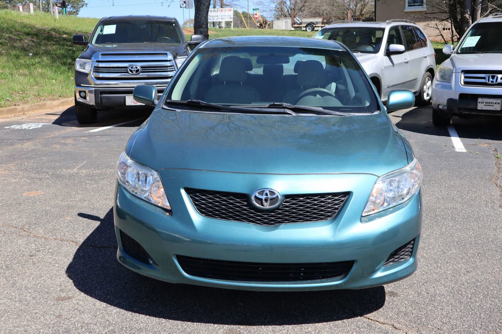 Used 2010 Toyota Corolla LE image 2