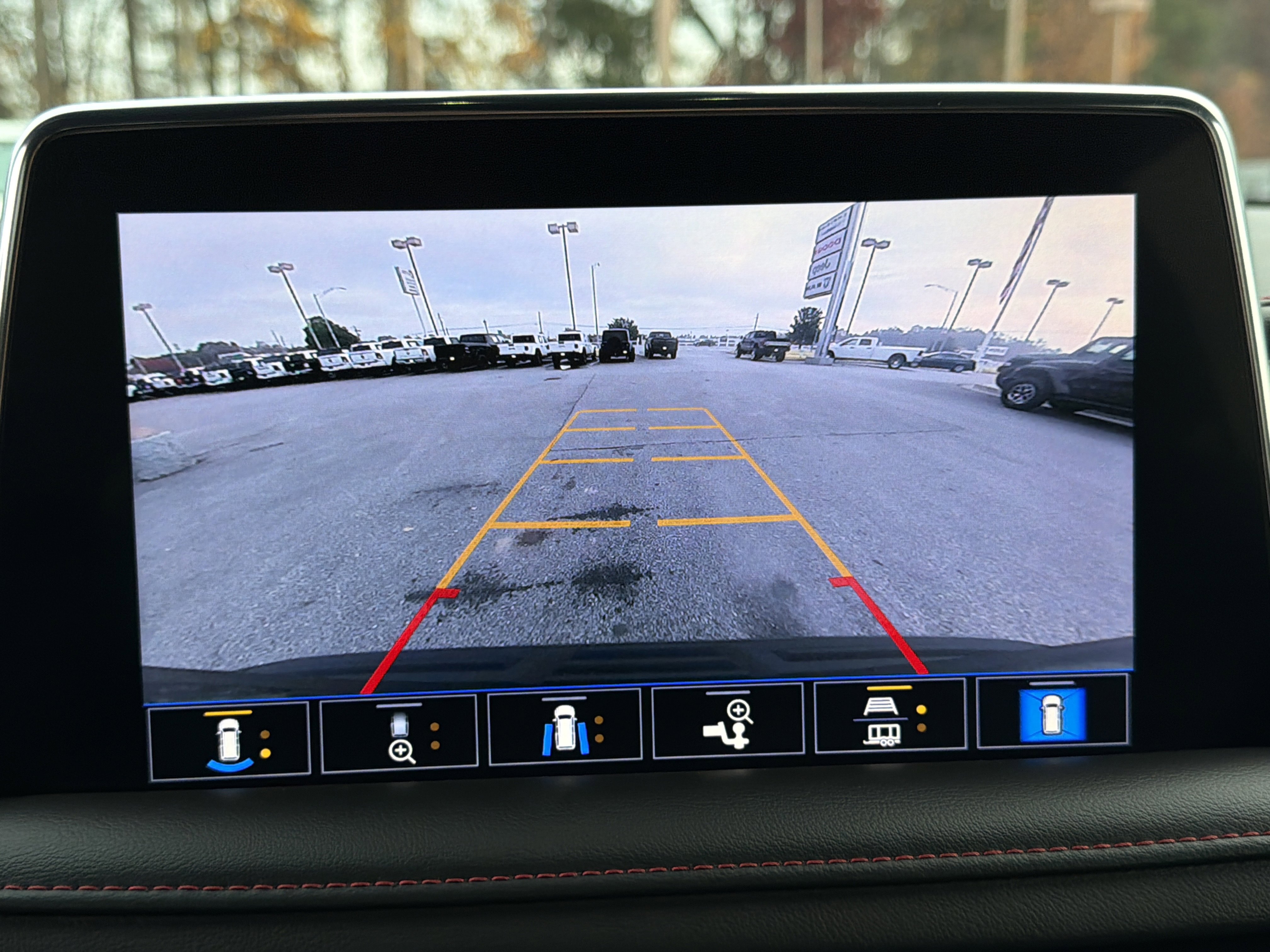 Used 2021 Chevrolet Tahoe RST w/ Luxury Package image 33