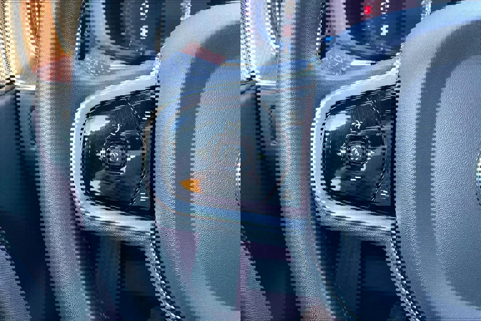 Used 2023 Volvo XC60 B5 Ultimate image 21