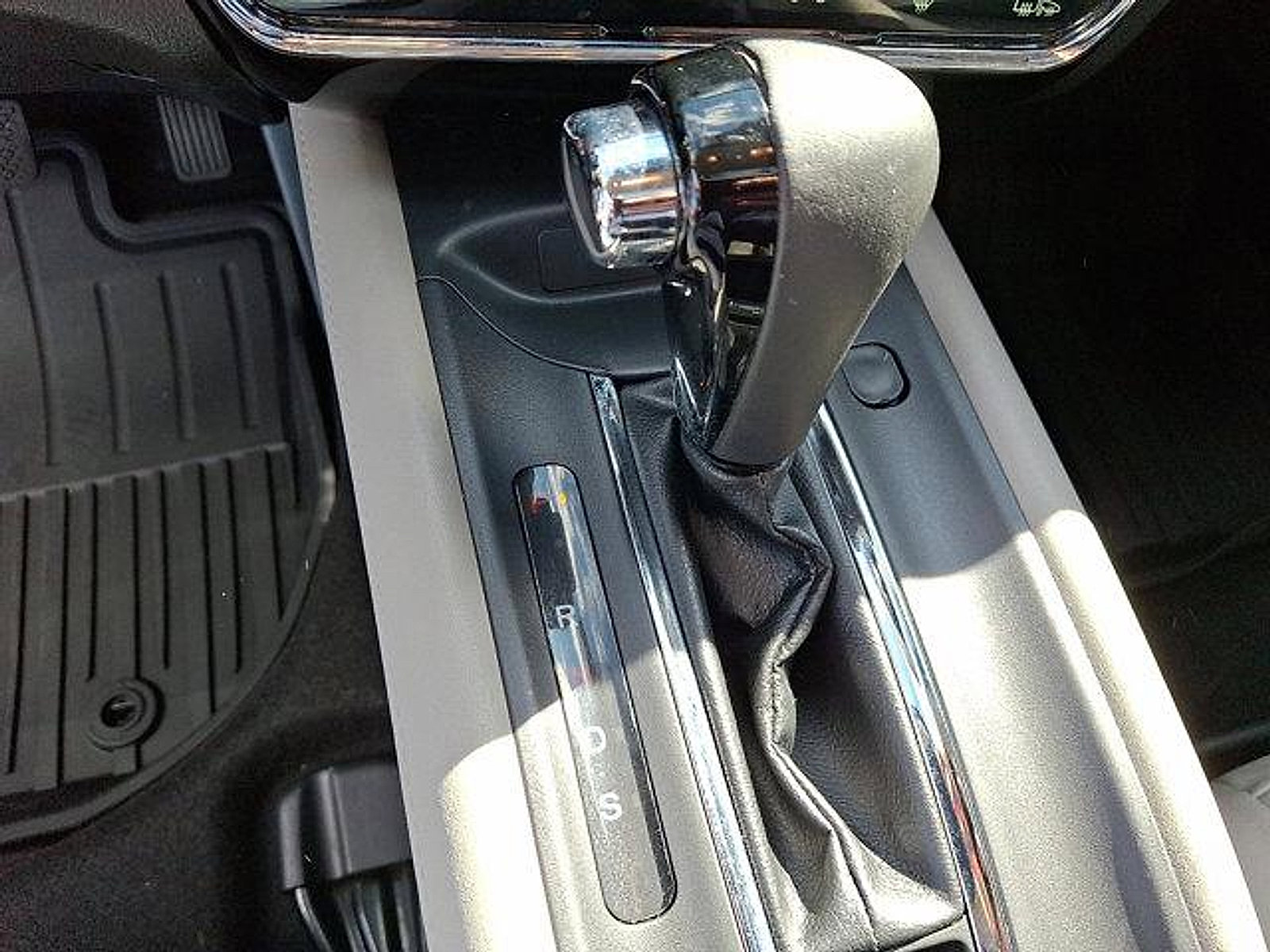 Used 2019 Honda HR-V Touring image 15