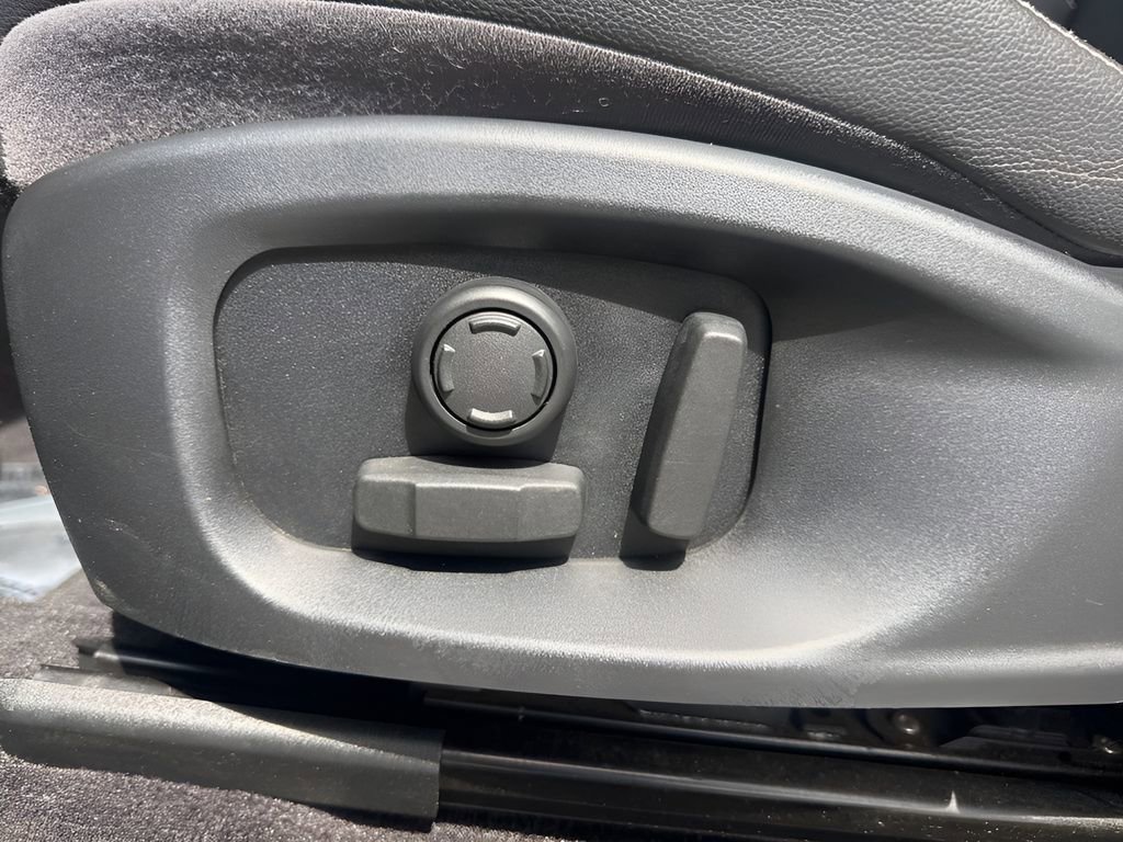 Used 2020 Jaguar E-PACE R-Dynamic SE image 10