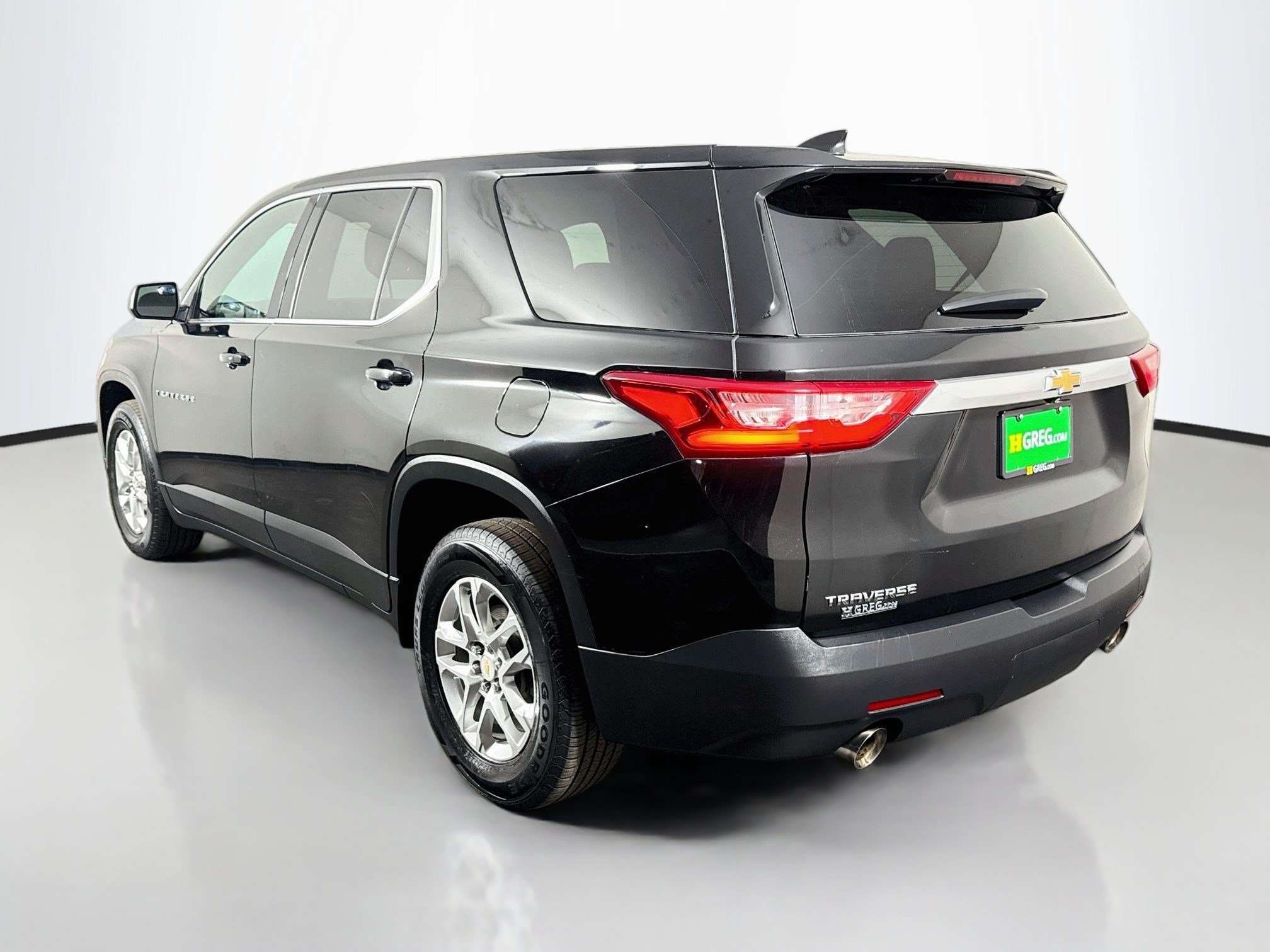 Used 2021 Chevrolet Traverse LS FWD image 7
