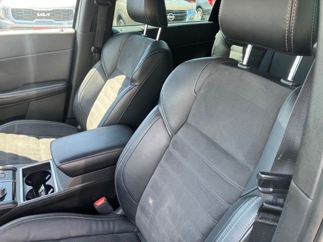 Used 2023 Mitsubishi Outlander SE AWD/4WD image 12