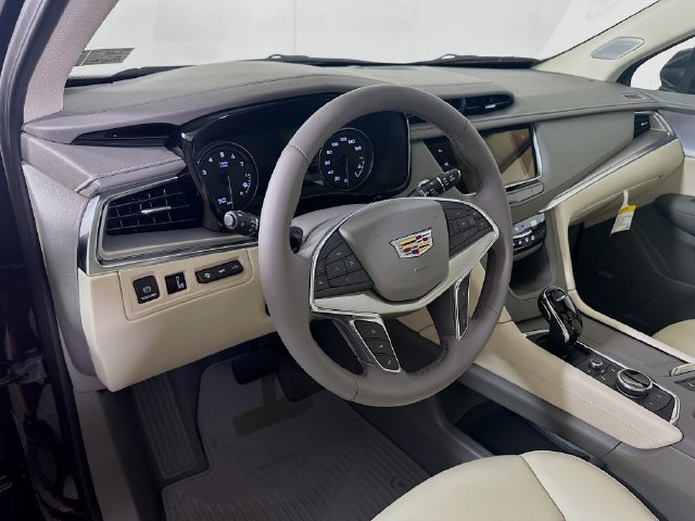 New 2025 Cadillac XT5 Premium Luxury w/ Technology Package AWD/4WD image 7
