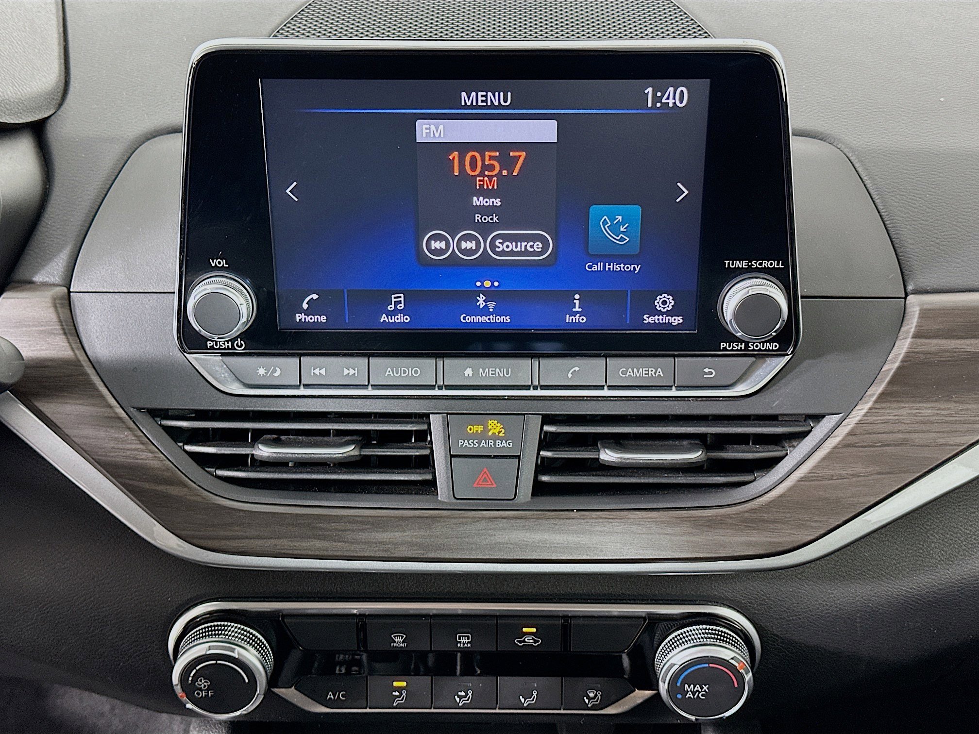 Used 2024 Nissan Altima 2.5 SV image 23