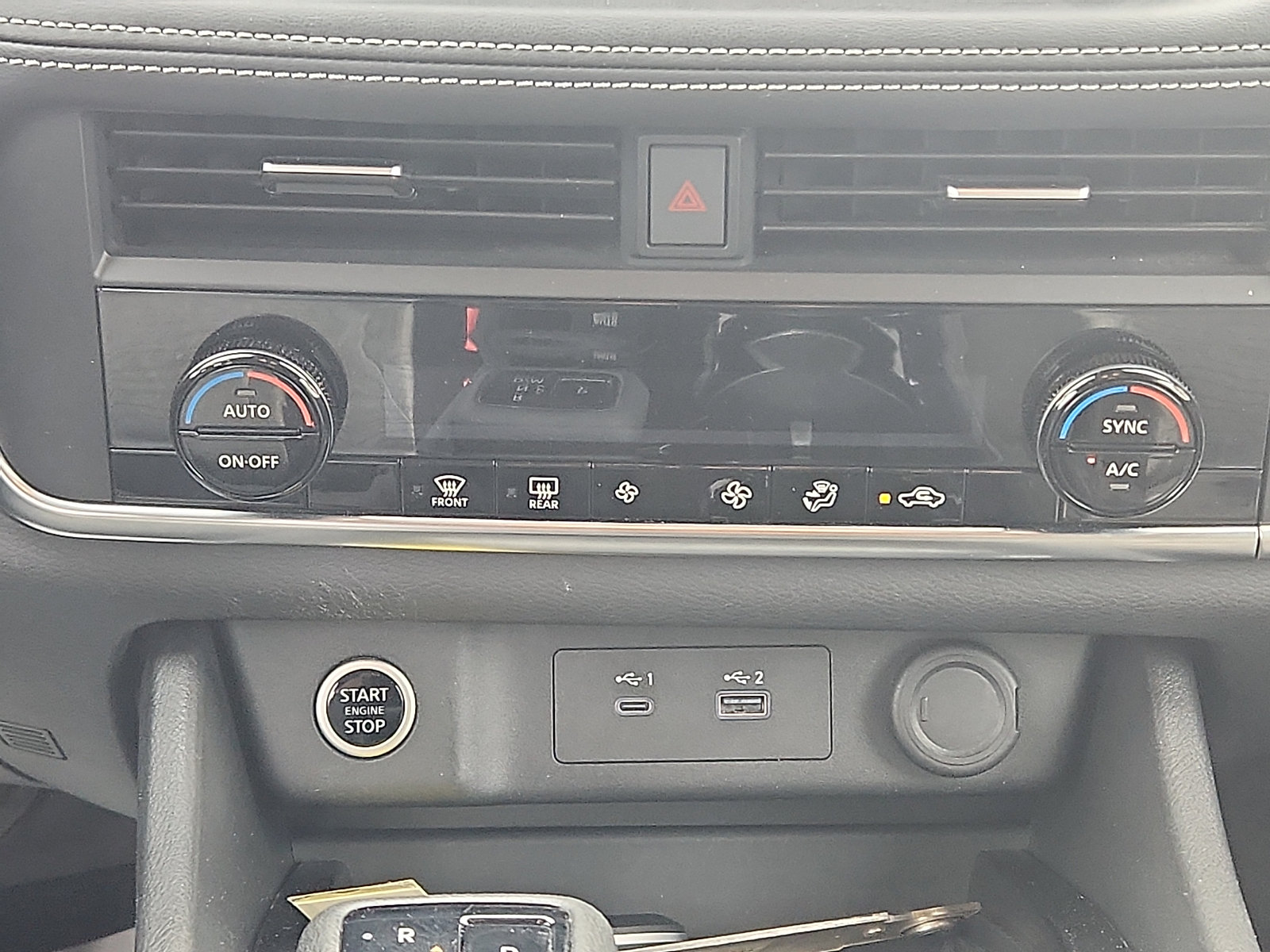 Used 2023 Nissan Rogue SV AWD/4WD image 18