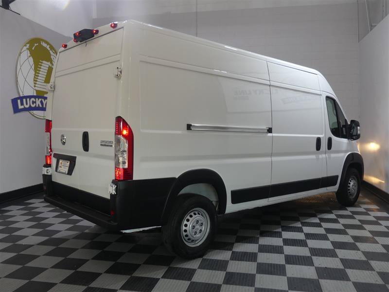 Used 2025 RAM ProMaster 2500 w/ Convenience Group FWD image 9