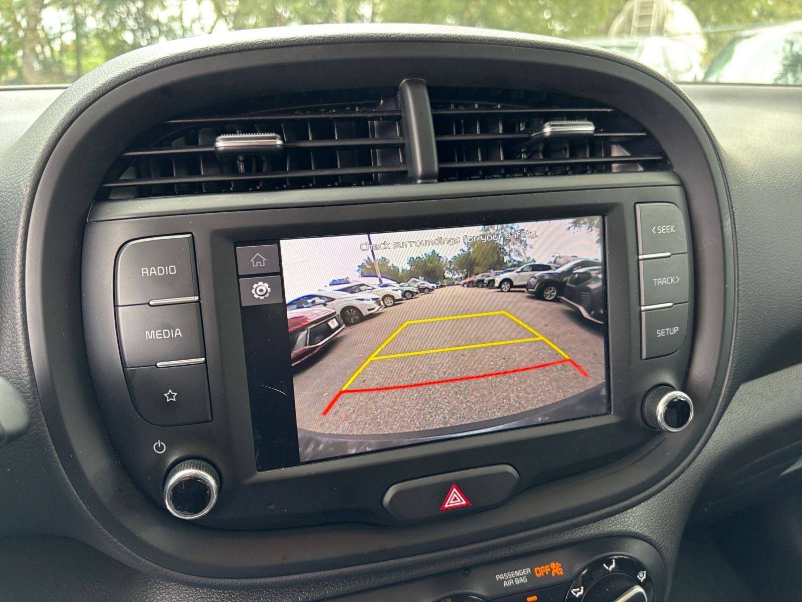 Used 2025 Kia Soul LX w/ LX Technology Package FWD image 21