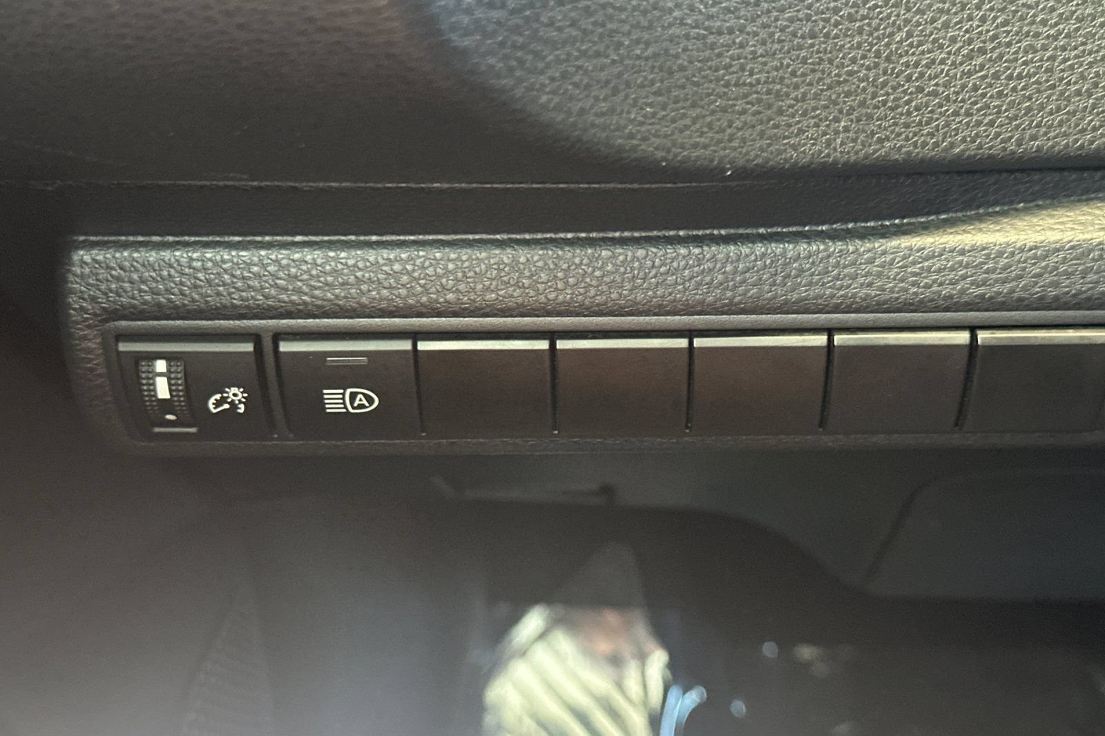 Certified 2024 Toyota Corolla LE FWD image 30