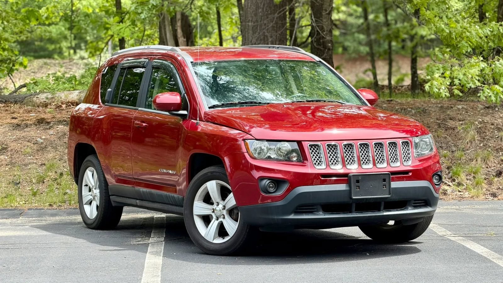 Used 2016 Jeep Compass Latitude AWD/4WD image 1