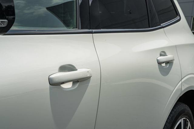 Certified 2023 Volvo XC60 T8 Plus w/ Climate Package AWD/4WD image 16