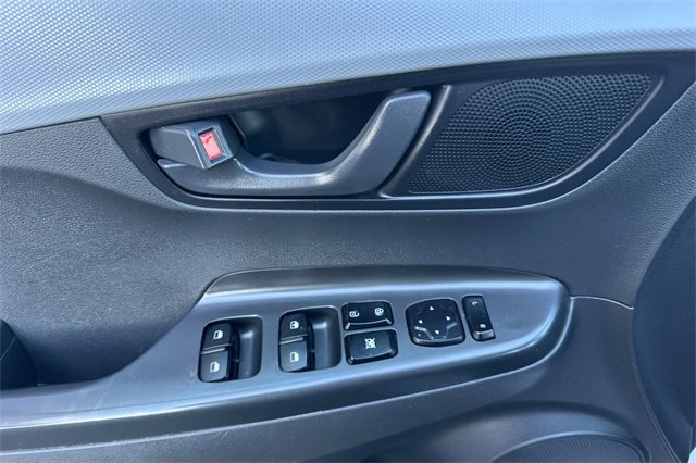 Used 2021 Hyundai Kona SE w/ Cargo Package image 14