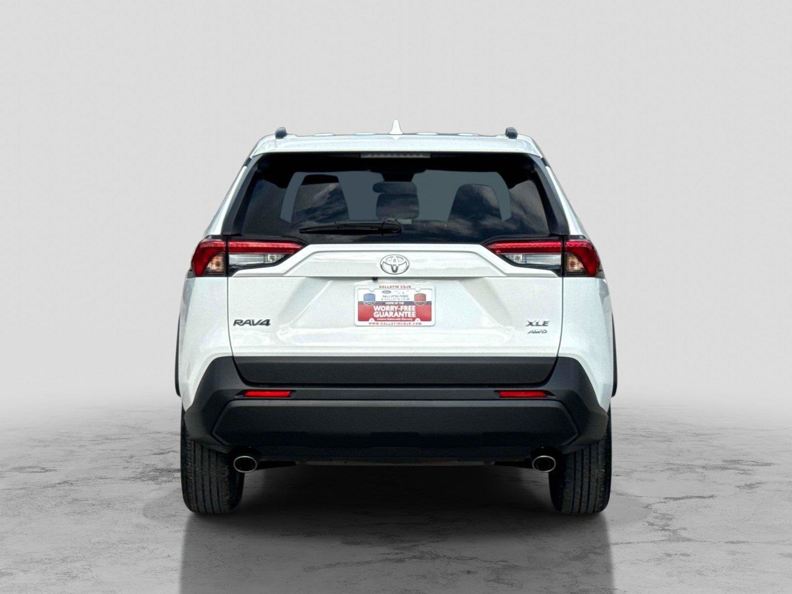 Used 2025 Toyota RAV4 XLE AWD/4WD image 6