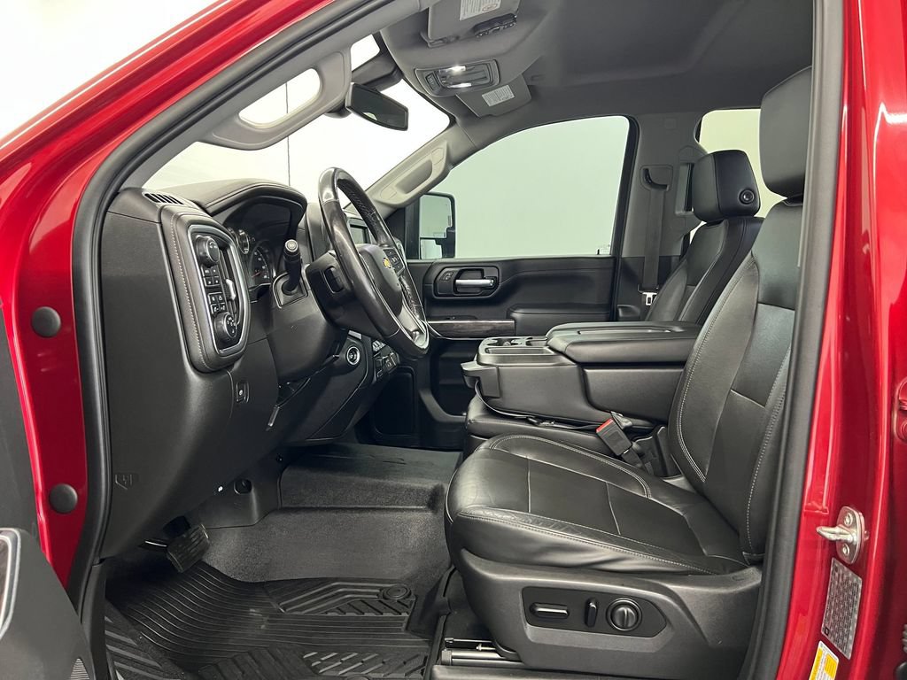 Used 2020 Chevrolet Silverado 3500 LTZ AWD/4WD image 4