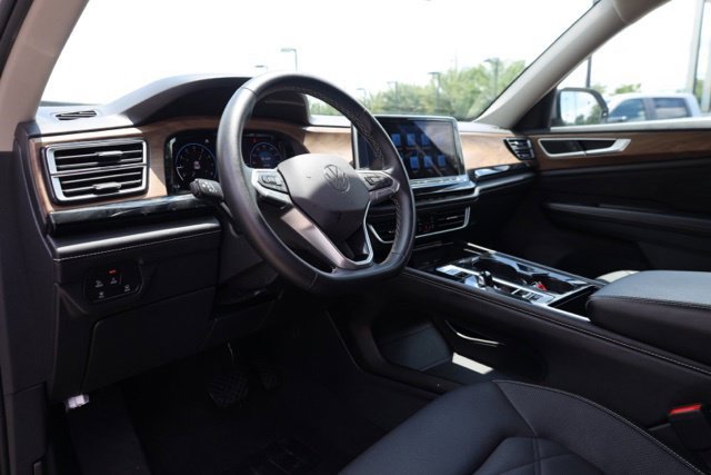 Used 2024 Volkswagen Atlas SE AWD/4WD image 18
