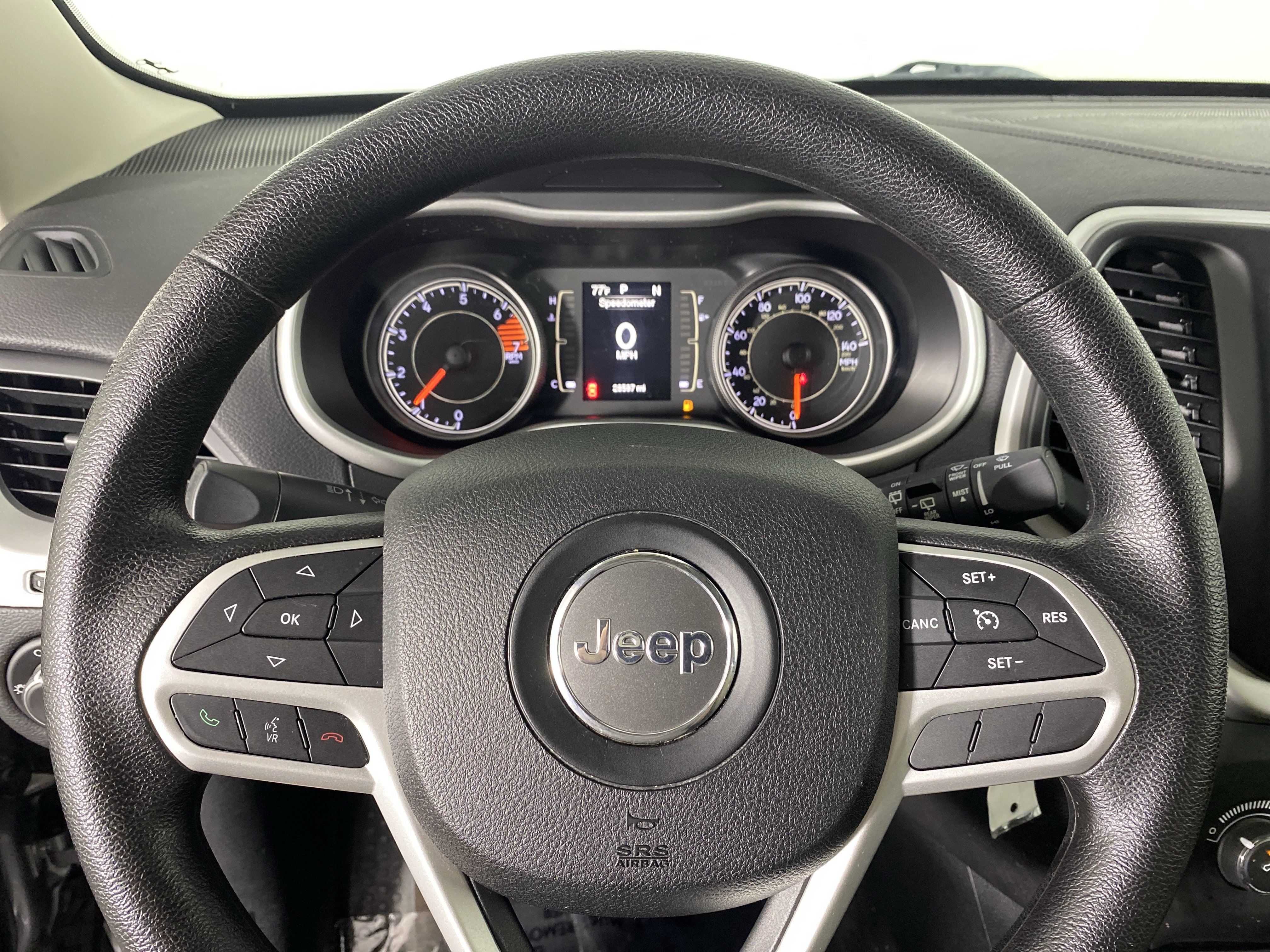 Used 2017 Jeep Cherokee Sport AWD/4WD image 18