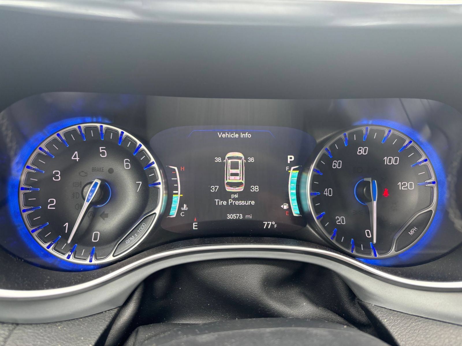 Used 2025 Chrysler Pacifica Limited FWD image 26