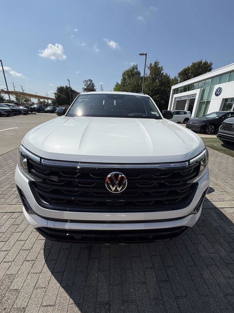 New 2026 Volkswagen Atlas Cross Sport SEL R-Line image 5