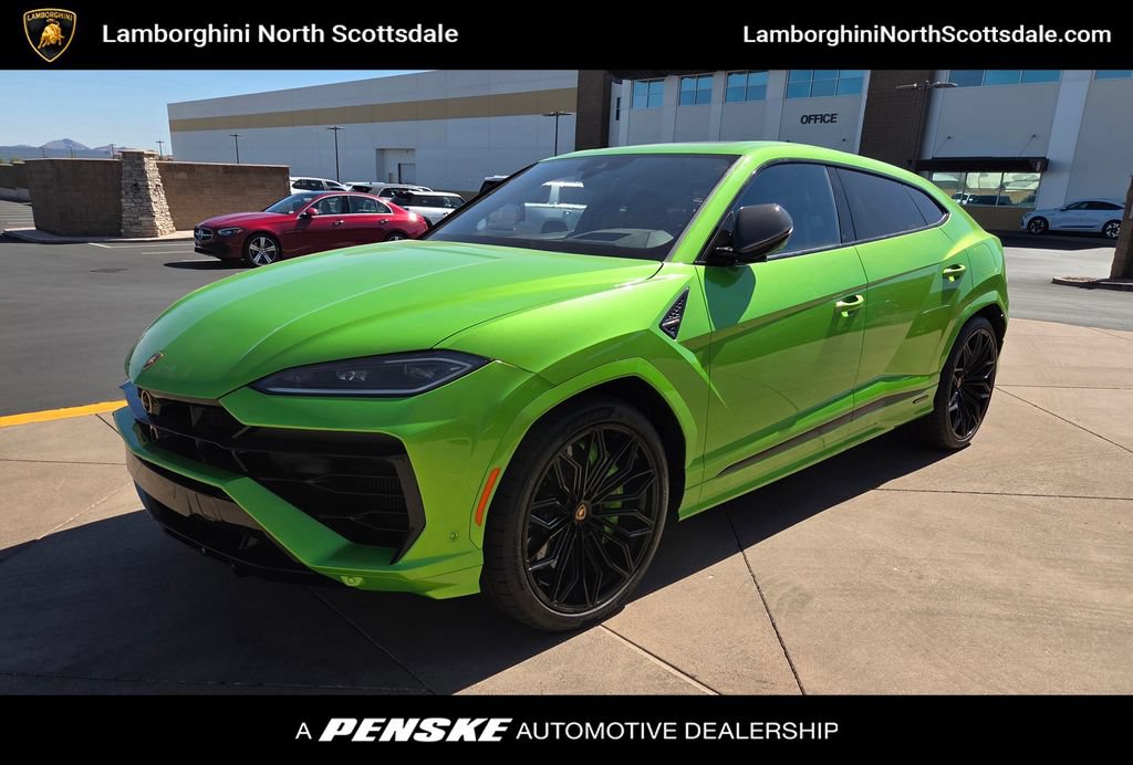 Used 2025 Lamborghini Urus SE AWD/4WD image 1