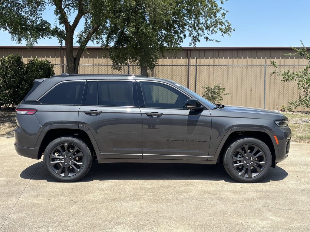 New 2026 Jeep Grand Cherokee Limited AWD/4WD image 2