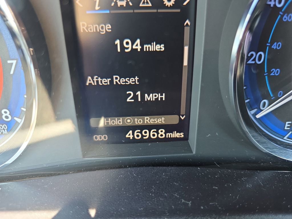 Used 2017 Toyota Corolla SE FWD image 19