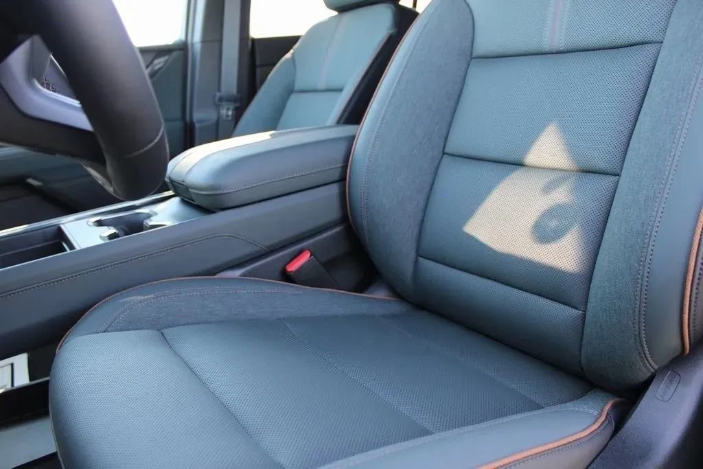 New 2025 GMC Acadia AT4 w/ Super Cruise Package image 11