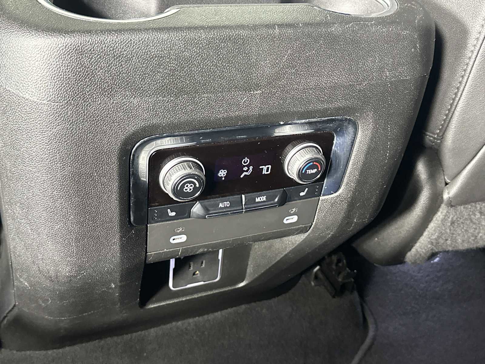 Used 2023 Chevrolet Tahoe Z71 w/ Luxury Package image 24