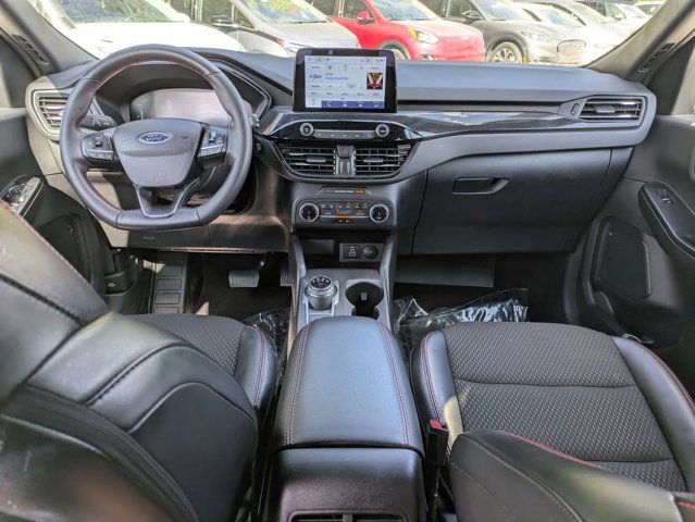 Used 2025 Ford Escape ST-Line image 18