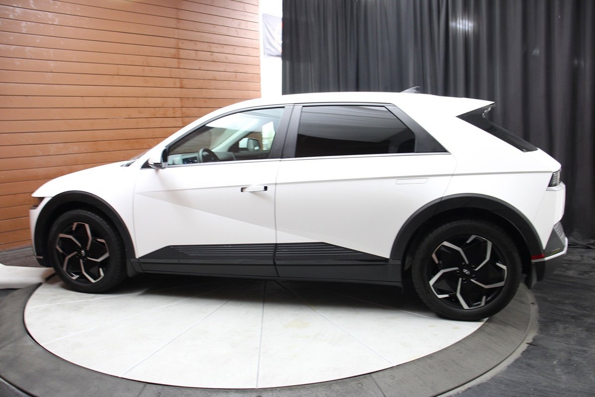 Used 2023 Hyundai Ioniq 5 SEL w/ Cargo Package AWD/4WD image 8