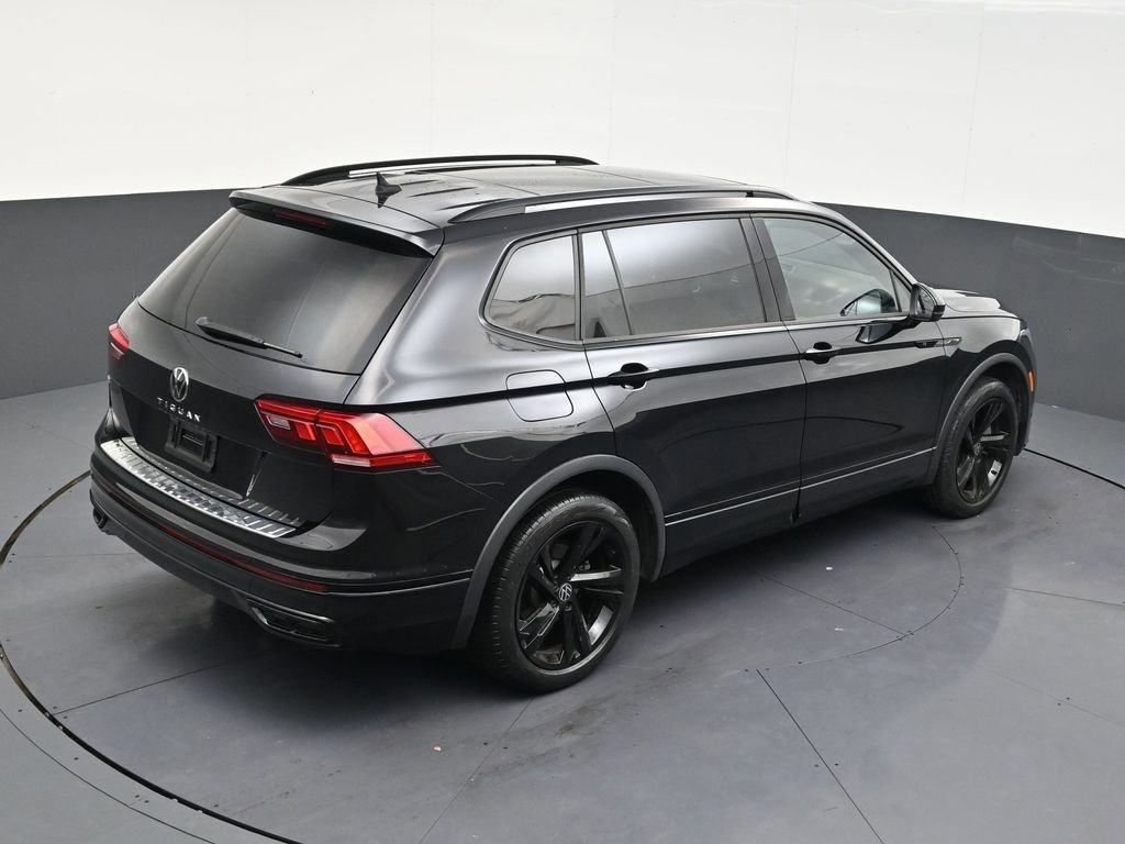 Used 2023 Volkswagen Tiguan SE R-Line image 16
