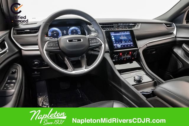 Used 2025 Jeep Grand Cherokee Altitude image 6