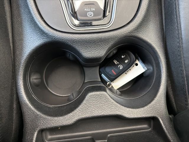 Used 2020 Jeep Cherokee Limited image 27