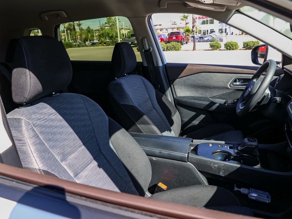 Used 2023 Nissan Rogue SV image 21