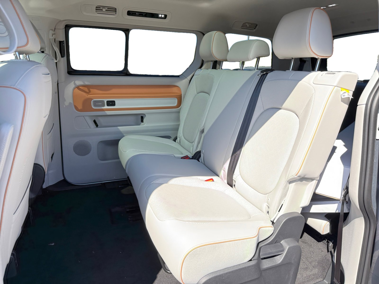 New 2025 Volkswagen ID. Buzz 1st Edition RWD image 16