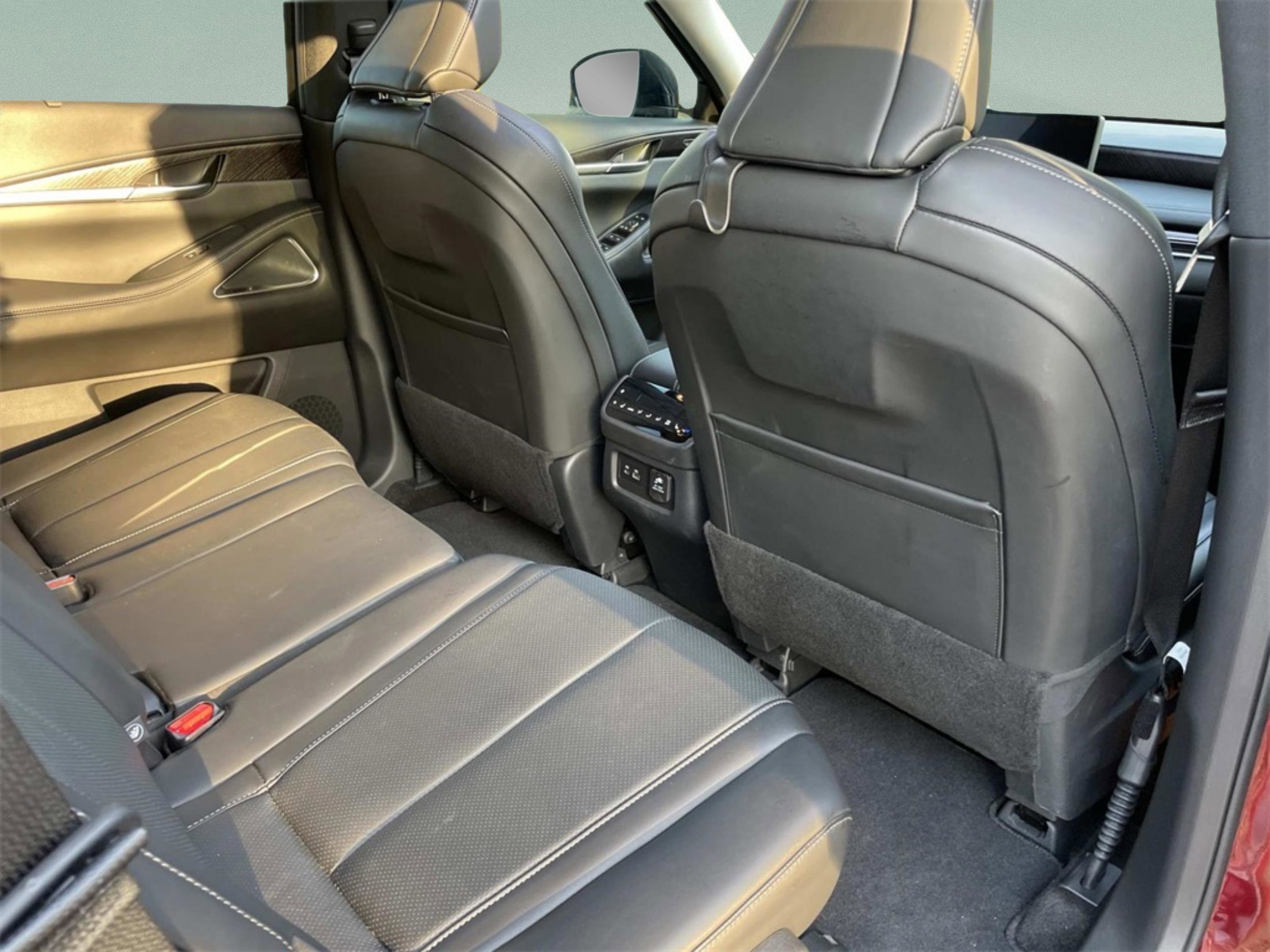 Used 2025 INFINITI QX60 Sensory w/ Vision Package image 15