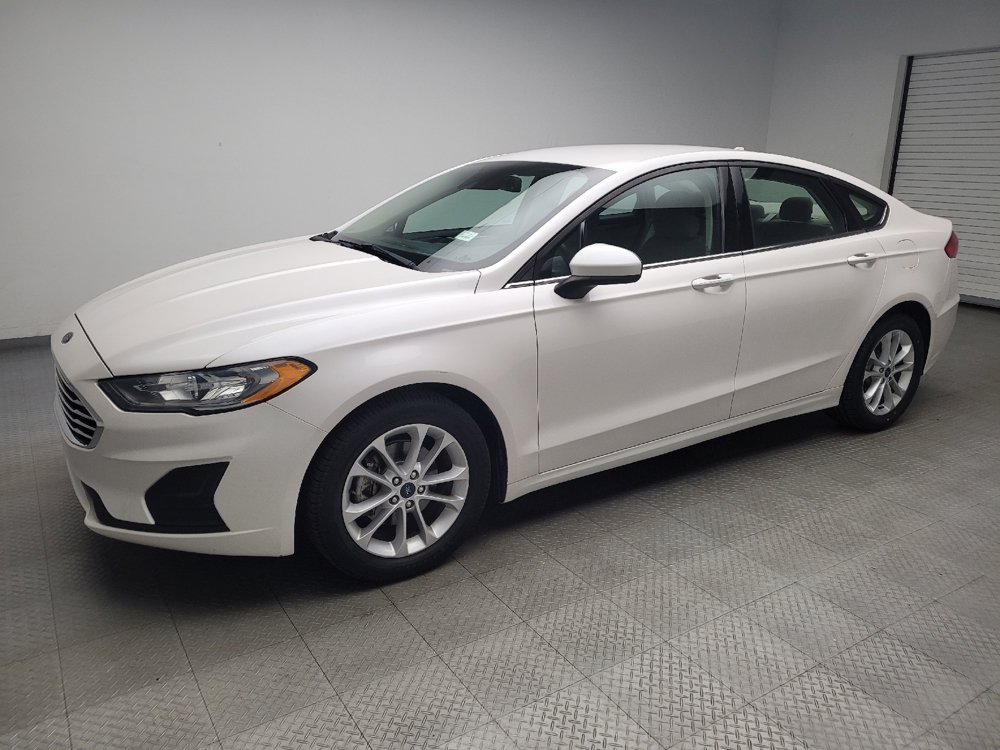 Used 2020 Ford Fusion SE FWD image 2