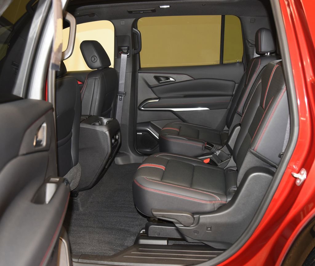 Used 2024 Chevrolet Traverse RS w/ LPO, Floor Liner Package image 4