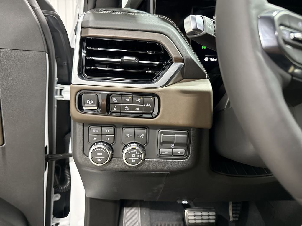 New 2026 GMC Yukon XL Denali Ultimate AWD/4WD image 18