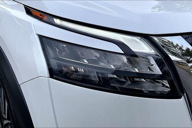 Certified 2025 Nissan Pathfinder Platinum w/ Cargo Package image 29