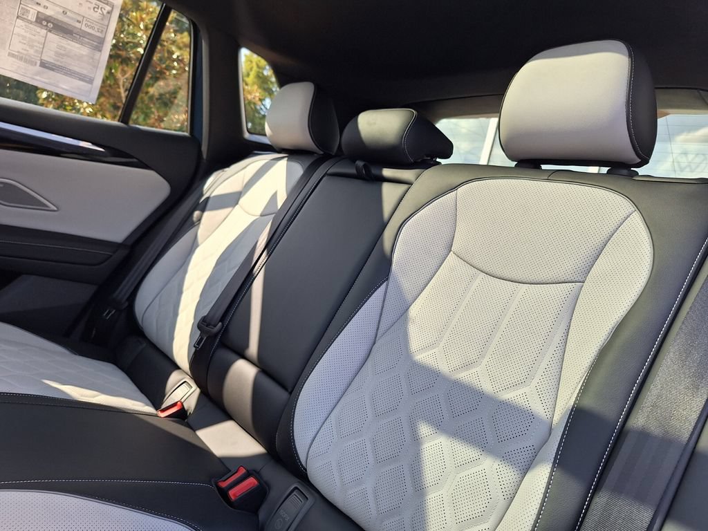 New 2026 Volkswagen Tiguan SEL R-Line AWD/4WD image 23