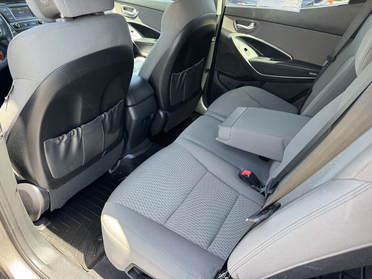 Used 2018 Hyundai Santa Fe Sport FWD image 19
