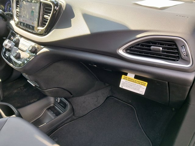 New 2026 Chrysler Voyager LX image 23