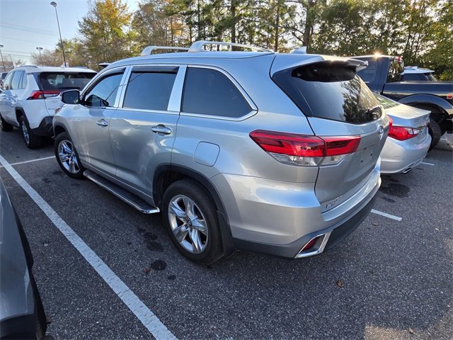 Used 2018 Toyota Highlander Limited image 3