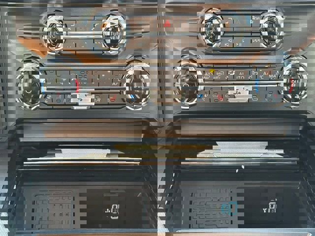 New 2025 Ford F250 Lariat w/ Lariat Ultimate Package image 27