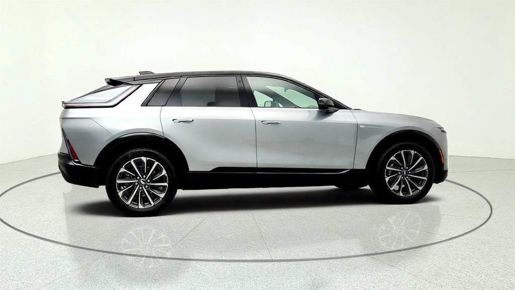 Used 2026 Cadillac Lyriq Sport AWD/4WD image 4