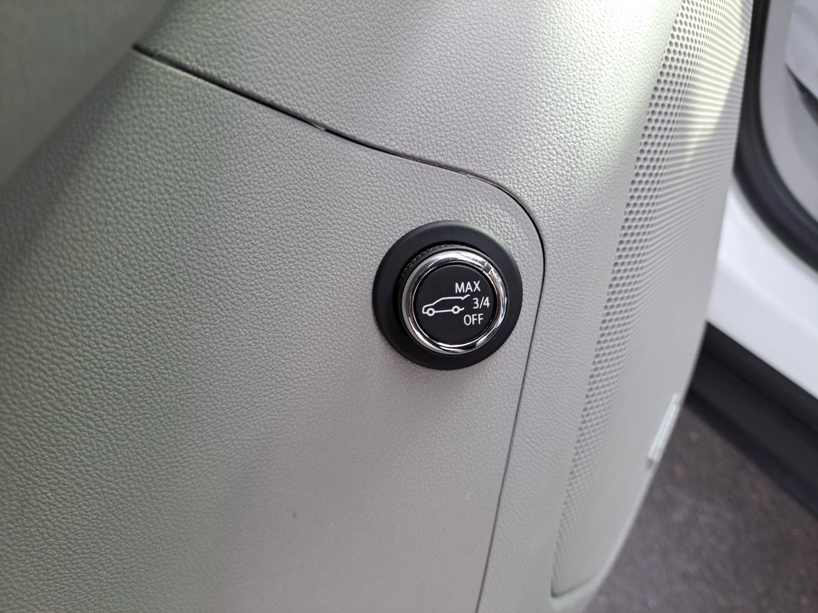 Used 2023 GMC Acadia SLT image 18